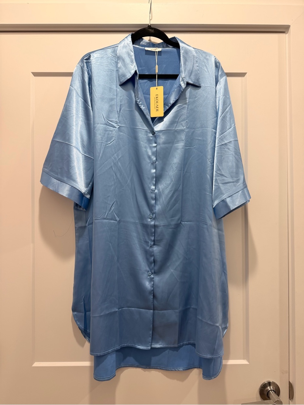 Light Blue Satin Short-Sleeve Button-Down Shirt - Unspecified Brand